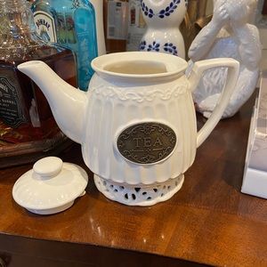 Tea pot